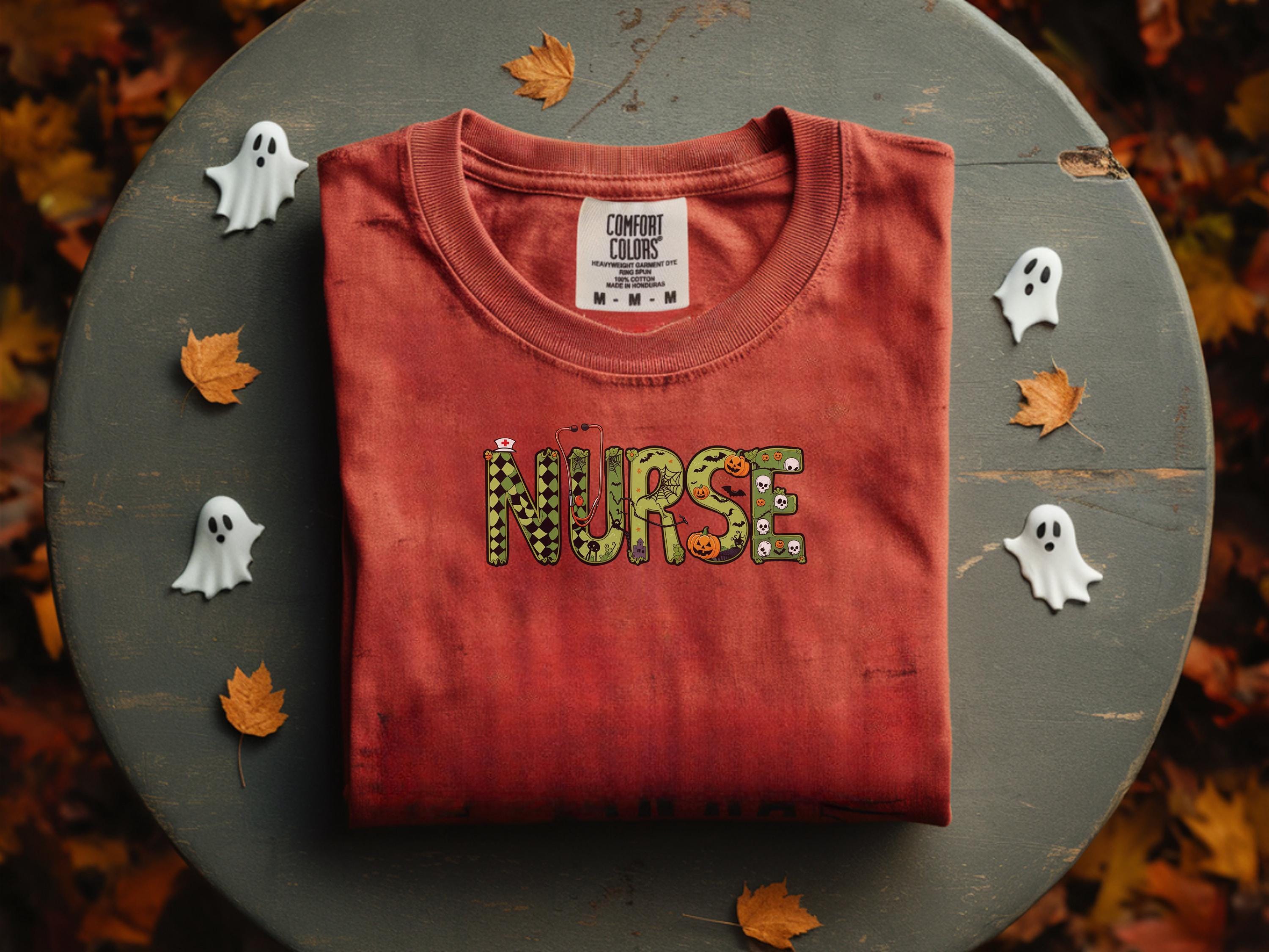 Retro Zombie Halloween Nurse Sweatshirt, Letters RN Shirt, Spooky Green Cute Nurse Jumper, Funny Nursing Halloween Gift for Nurse RN