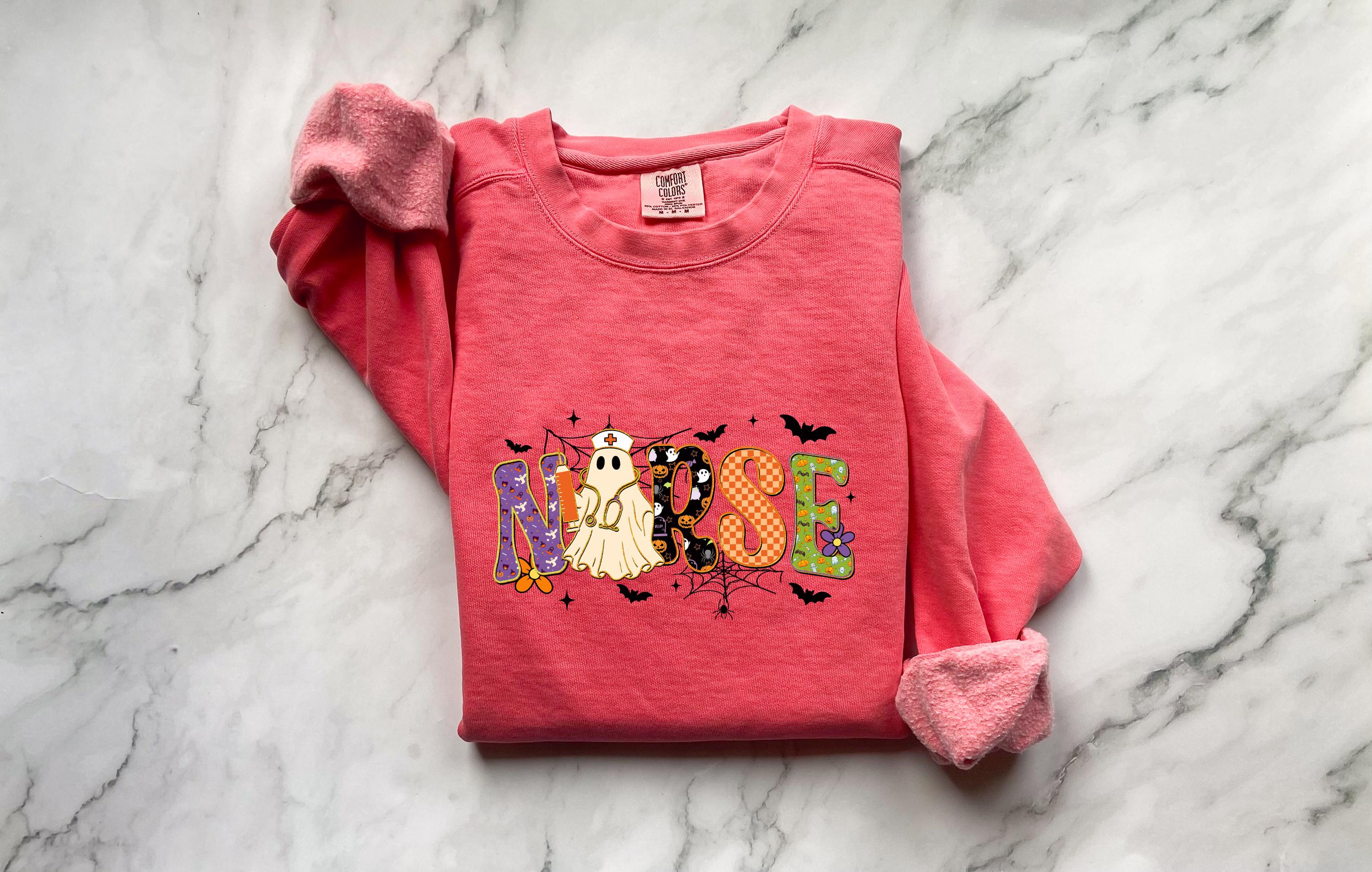 Halloween Nurse Sweatshirt, Retro NURSE Letter Print Fall Pullover, Comfort Colors Spooky RN Crewneck, Cute Halloween Nurse Gift