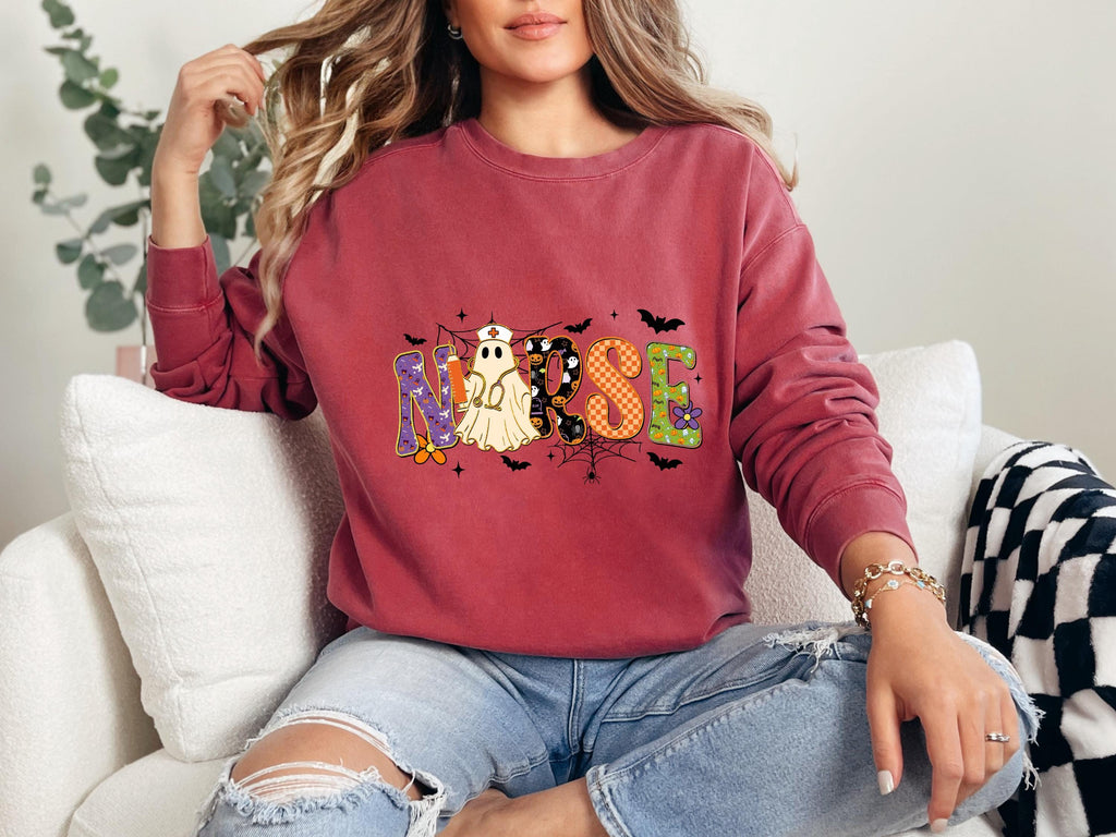 Halloween Nurse Sweatshirt, Retro NURSE Letter Print Fall Pullover, Comfort Colors Spooky RN Crewneck, Cute Halloween Nurse Gift