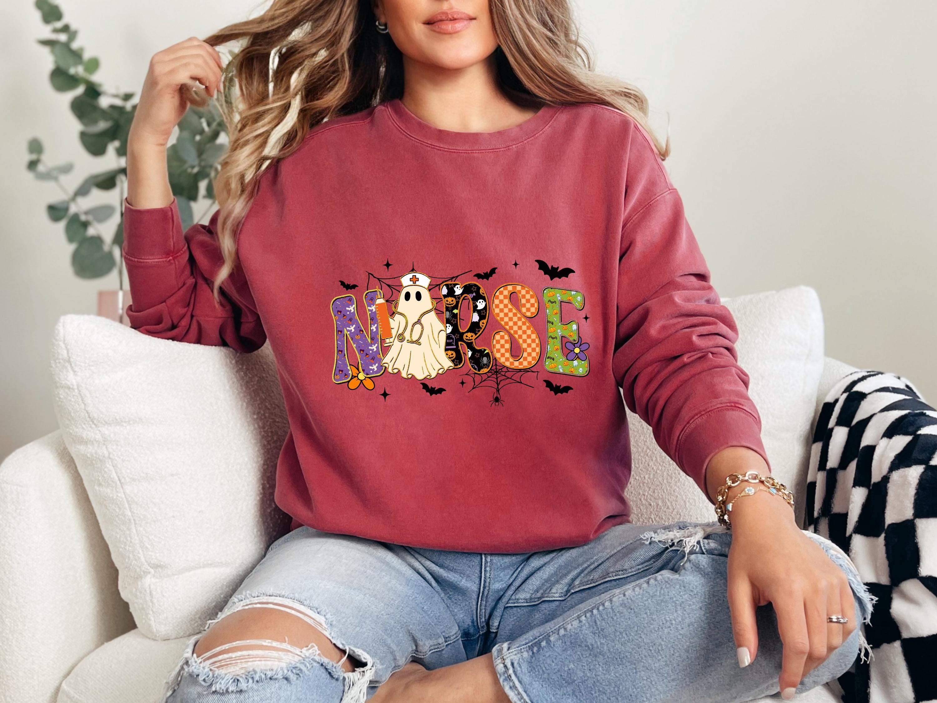 Halloween Nurse Sweatshirt, Retro NURSE Letter Print Fall Pullover, Comfort Colors Spooky RN Crewneck, Cute Halloween Nurse Gift