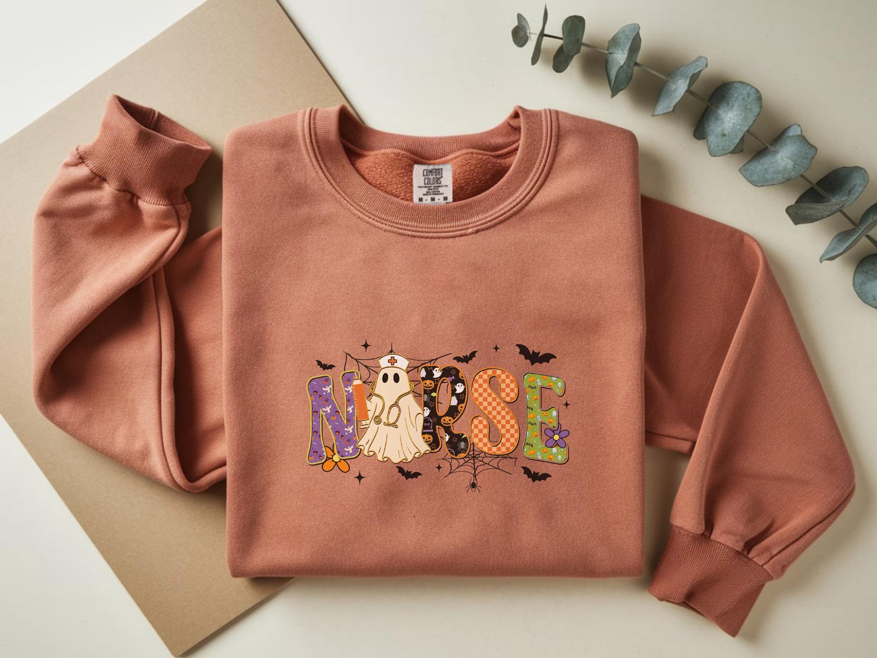 Halloween Nurse Sweatshirt, Retro NURSE Letter Print Fall Pullover, Comfort Colors Spooky RN Crewneck, Cute Halloween Nurse Gift