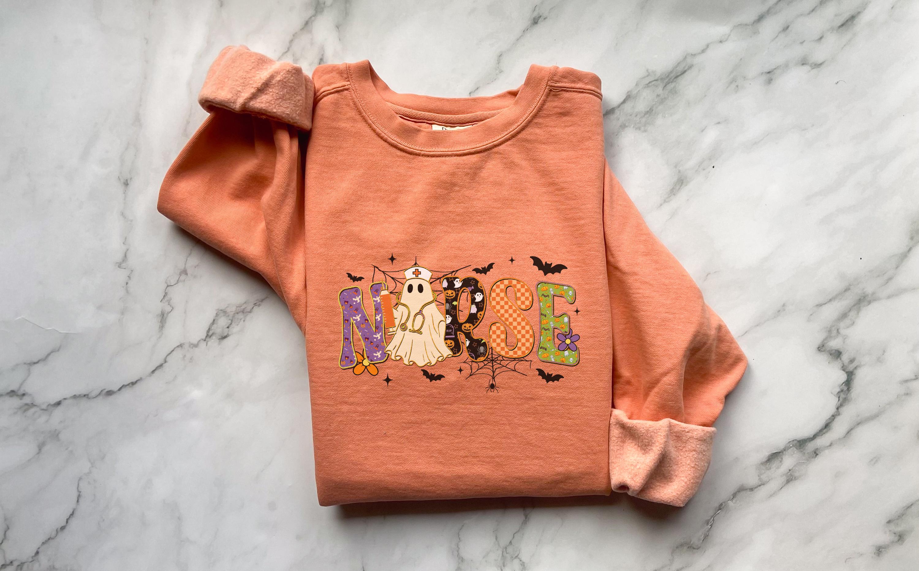 Halloween Nurse Sweatshirt, Retro NURSE Letter Print Fall Pullover, Comfort Colors Spooky RN Crewneck, Cute Halloween Nurse Gift